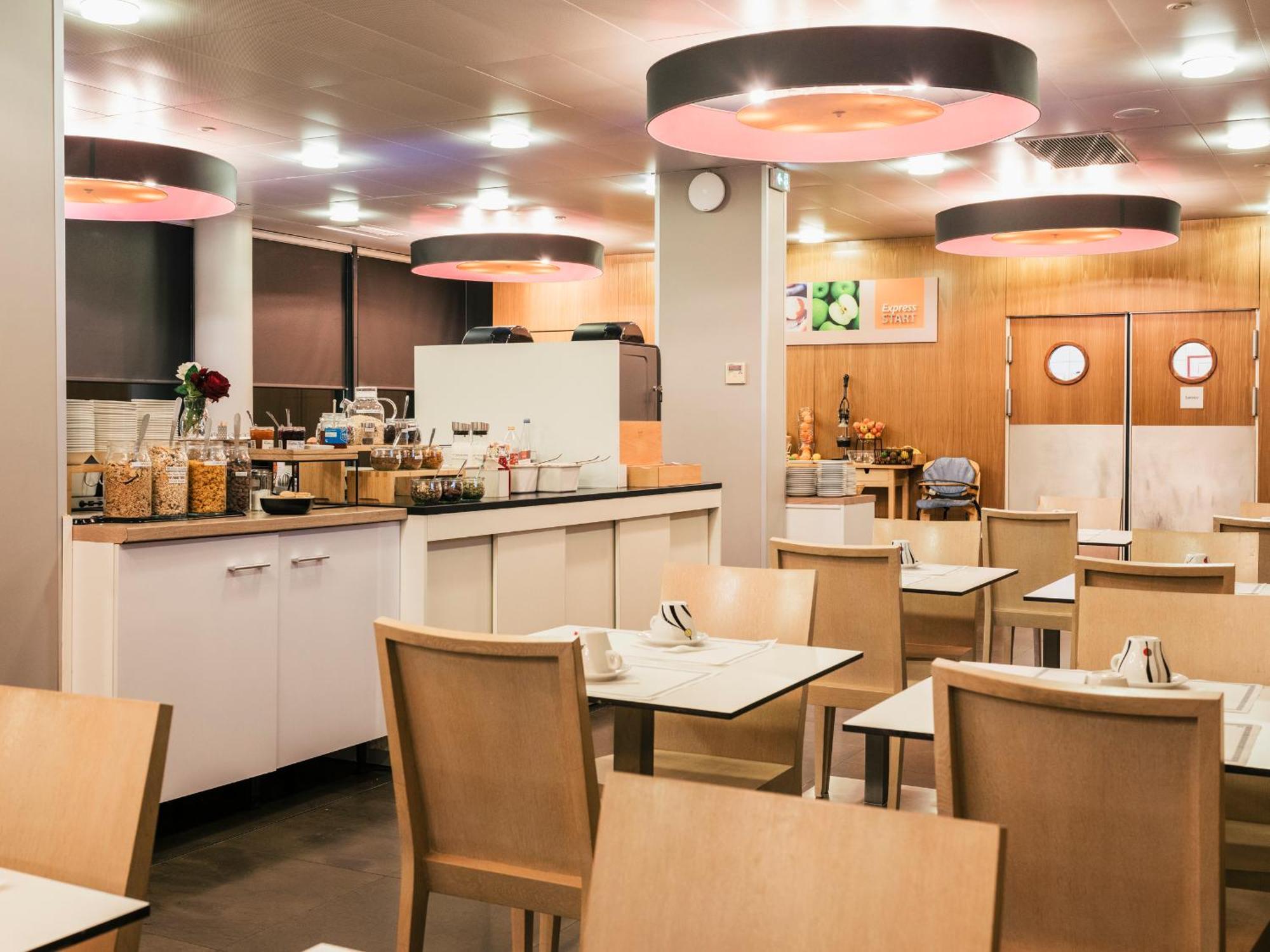 Holiday Inn Express Saint-Nazaire By Ihg Exteriör bild
