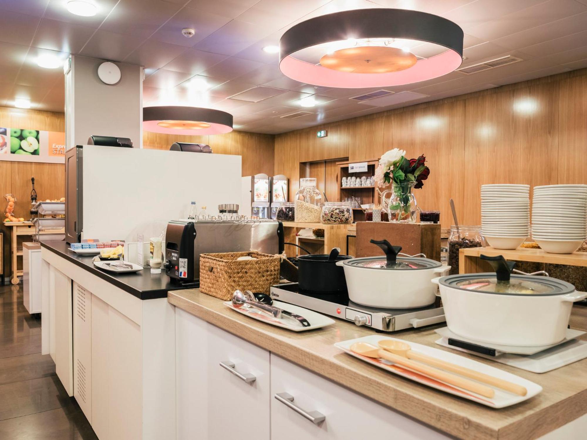 Holiday Inn Express Saint-Nazaire By Ihg Exteriör bild